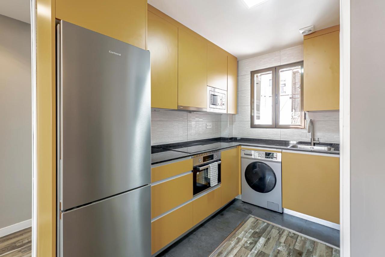 Moderno Cerca Santiago Bernabeu- Azca Apartament Madryt