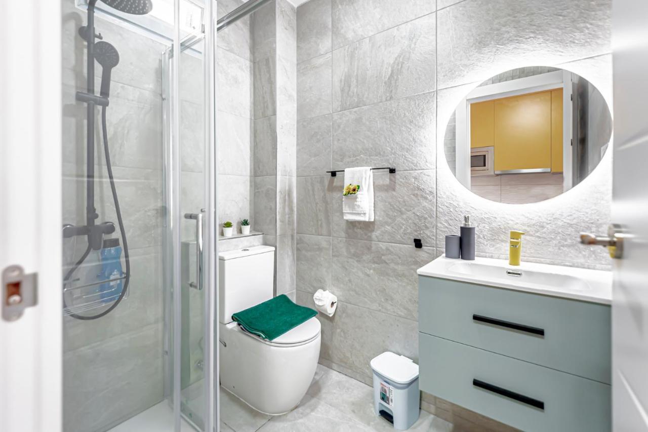 Moderno Cerca Santiago Bernabeu- Azca Apartament Madryt